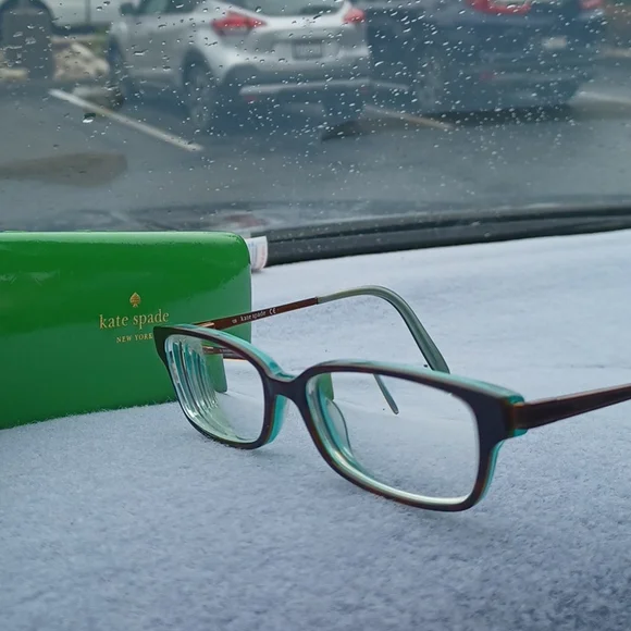 Kate spade glasses w case&cloth - Picture 2 of 5